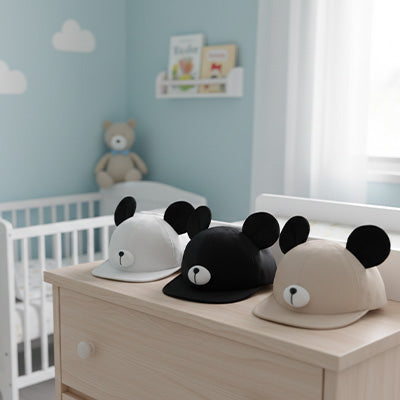 trois jolies couleurs de casquette bebe