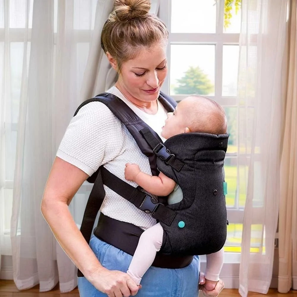 porte-bébé blotti contre maman confortablement