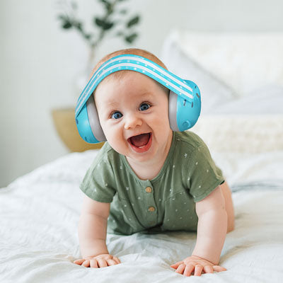 casque anti bruit bébé heureux