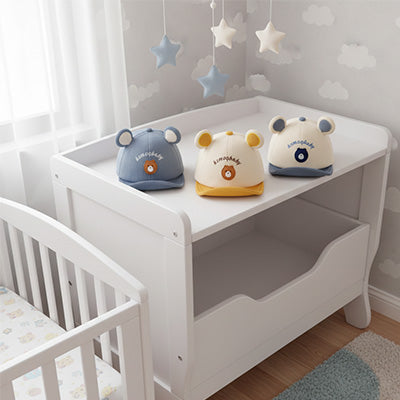 3 jolies de couleurs de casquette bebe