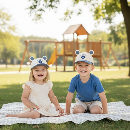 frère et soeur portent leur jolie casquette bebe 